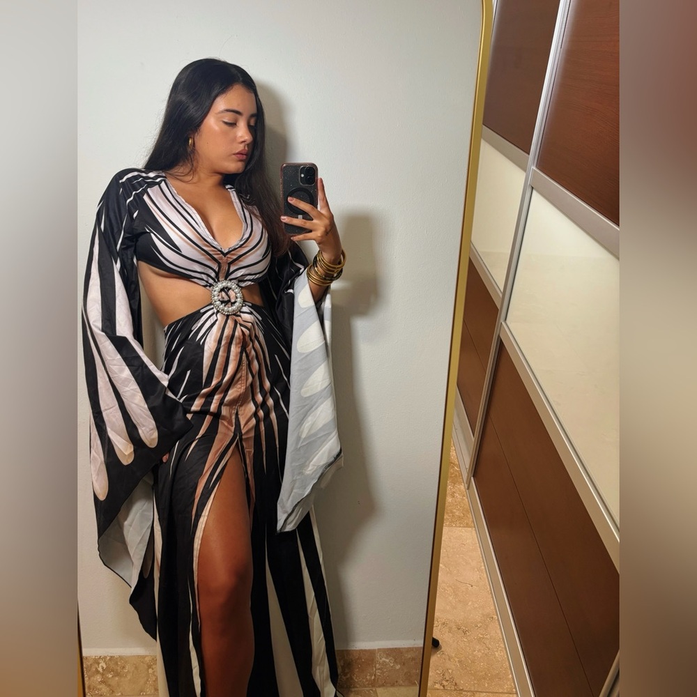 Elegant Black and White Maxi Dress